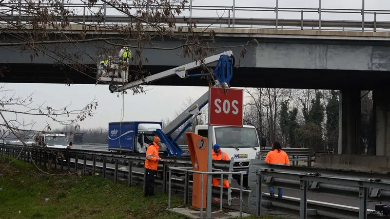 In stand by l'abbattimento e la ricostruzione del ponte danneggiato dall'incidente