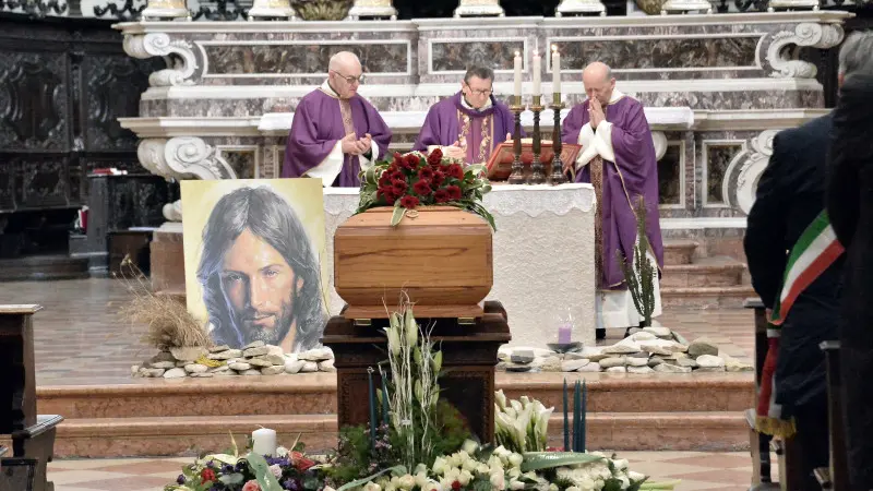 I funerali a Lonato di Gianni Prandini