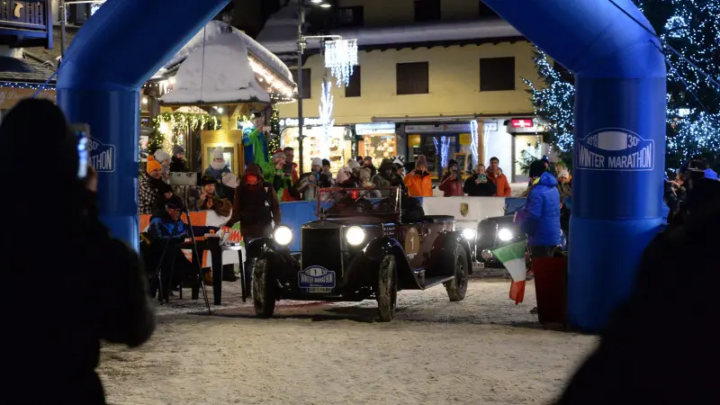 Le auto storiche alla prima tappa della Winter Marathon