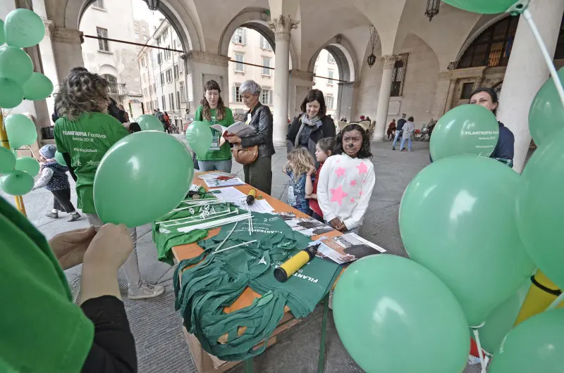 Festival della Filantropia, colori e laboratori in piazza Loggia