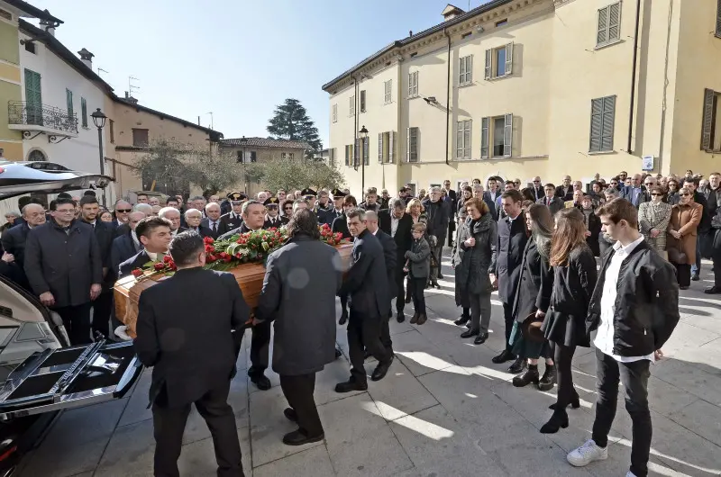 I funerali a Lonato di Gianni Prandini