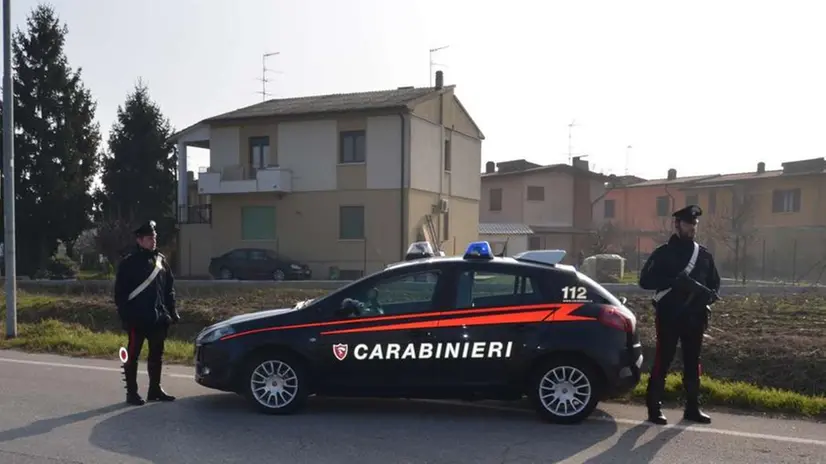 Una pattuglia su strada dei carabinieri di Verolanuova © www.giornaledibrescia.it