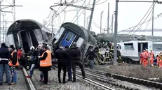 Il drammatico deragliamento del treno di Trenord