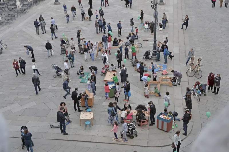 Festival della Filantropia, colori e laboratori in piazza Loggia