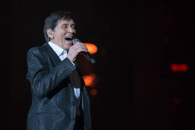 Gianni Morandi in concerto al Palageorge