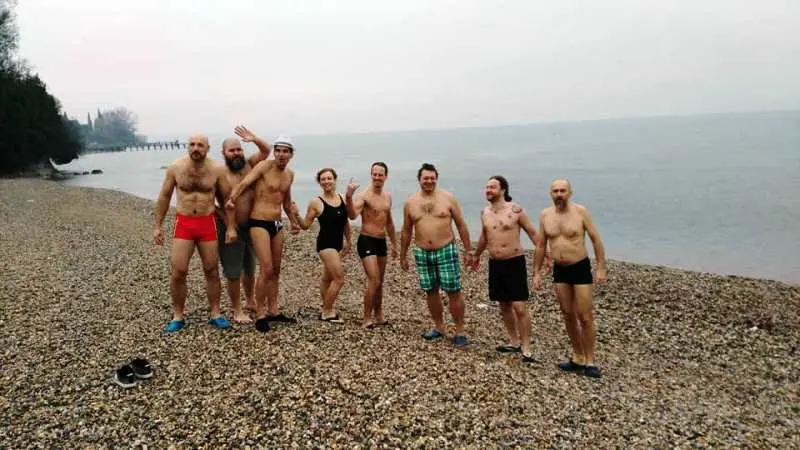 Desenzanino, tuffo di buon anno per dieci