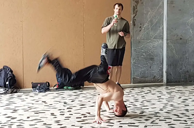 Break dance al Quadriportico di piazza Vittoria