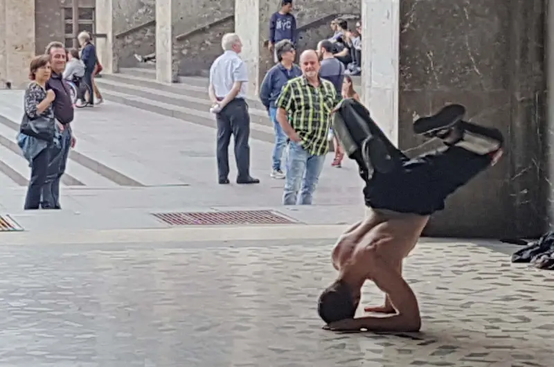 Break dance al Quadriportico di piazza Vittoria