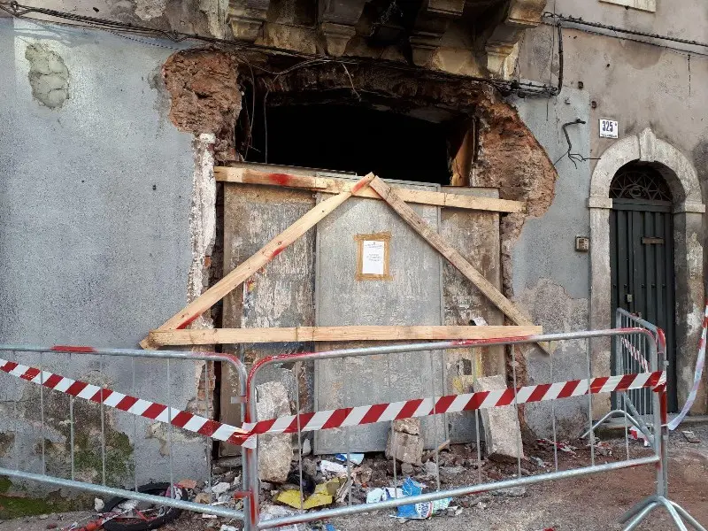 Catania, tragica esplosione: muoiono un anziano e due vvf