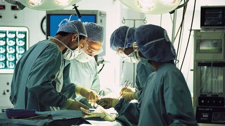 Un intervento chirurgico (archivio) - © www.giornaledibrescia.it