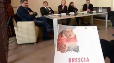 La presentazione. Da sinistra, Pierluigi Mottinelli, Emilio Del Bono, Roberto Chiarini, Nicoletta Bontempi, Gabriele Colleoni