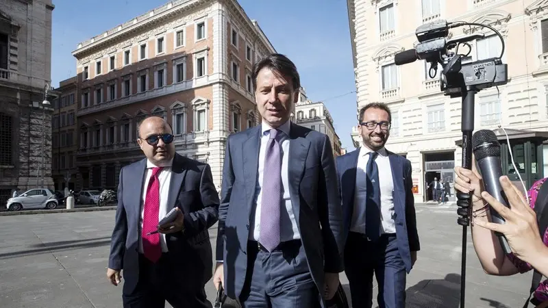 Il professor Giuseppe Conte al suo arrivo a Montecitorio - Foto Ansa © www.giornaledibrescia.it