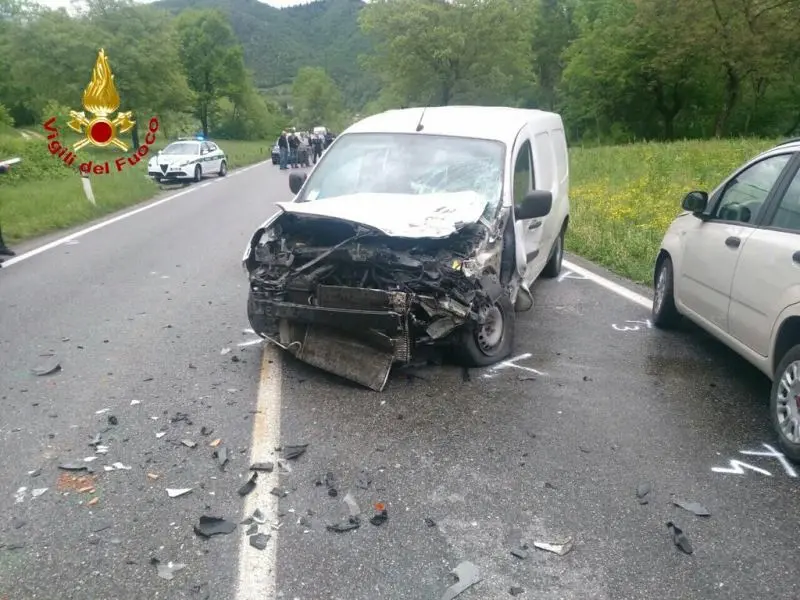 Paurosa carambola sulla ex Statale del Caffaro tra Ponte Re e Nozza di Vestone