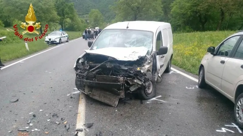 Paurosa carambola sulla ex Statale del Caffaro tra Ponte Re e Nozza di Vestone