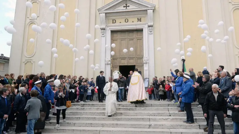 A Gottolengo i funerali di Nicole