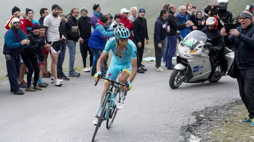 Michele Scarponi al Giro d'Italia 2016 - Foto Ansa/Claudio Peri