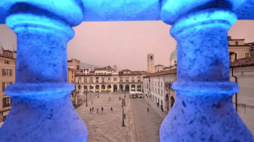 Giornata del Diabete, Loggia tinta di blu