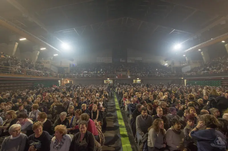 Gianni Morandi in concerto al Palageorge