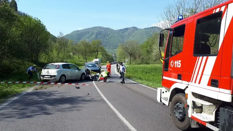 Tragico schianto lungo la ex Ss 237 del Caffaro: una vittima - © www.giornaledibrescia.it