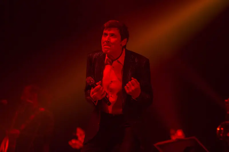 Gianni Morandi in concerto al Palageorge