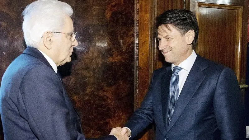 Giuseppe Conte con il capo dello Stato Sergio Mattarella - Foto Ansa © www.giornaledibrescia.it