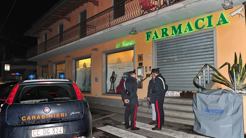 La farmacia finita nel mirino del rapinatore