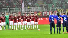 Milan e Lazio osservano un minuto di silenzio in memoria di Azelio Vicini - Foto Ansa © www.giornaledibrescia.it