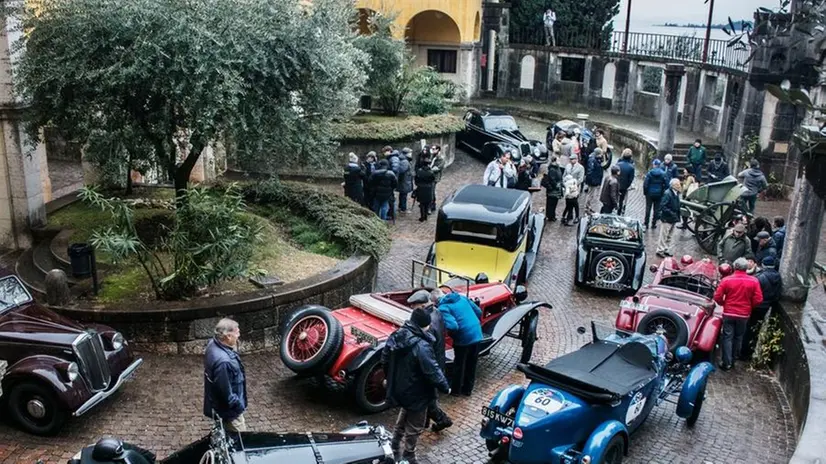 Due bellezze. Auto storiche ieri al Vittoriale // FOTO FEDERICO BAJETTI
