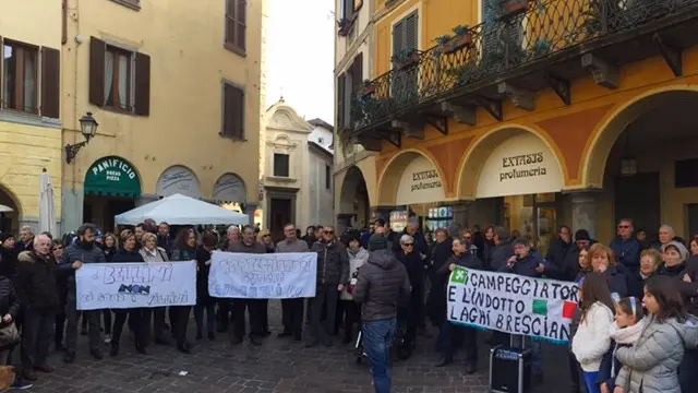 Caso campeggi a Iseo, una delle passate manifestazioni - © www.giornaledibrescia.it