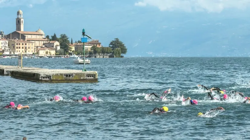 Spettacolo. Il Triathlon Sprint Città di Salò torna il 20 maggio