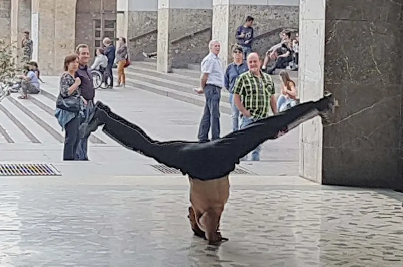 Break dance al Quadriportico di piazza Vittoria