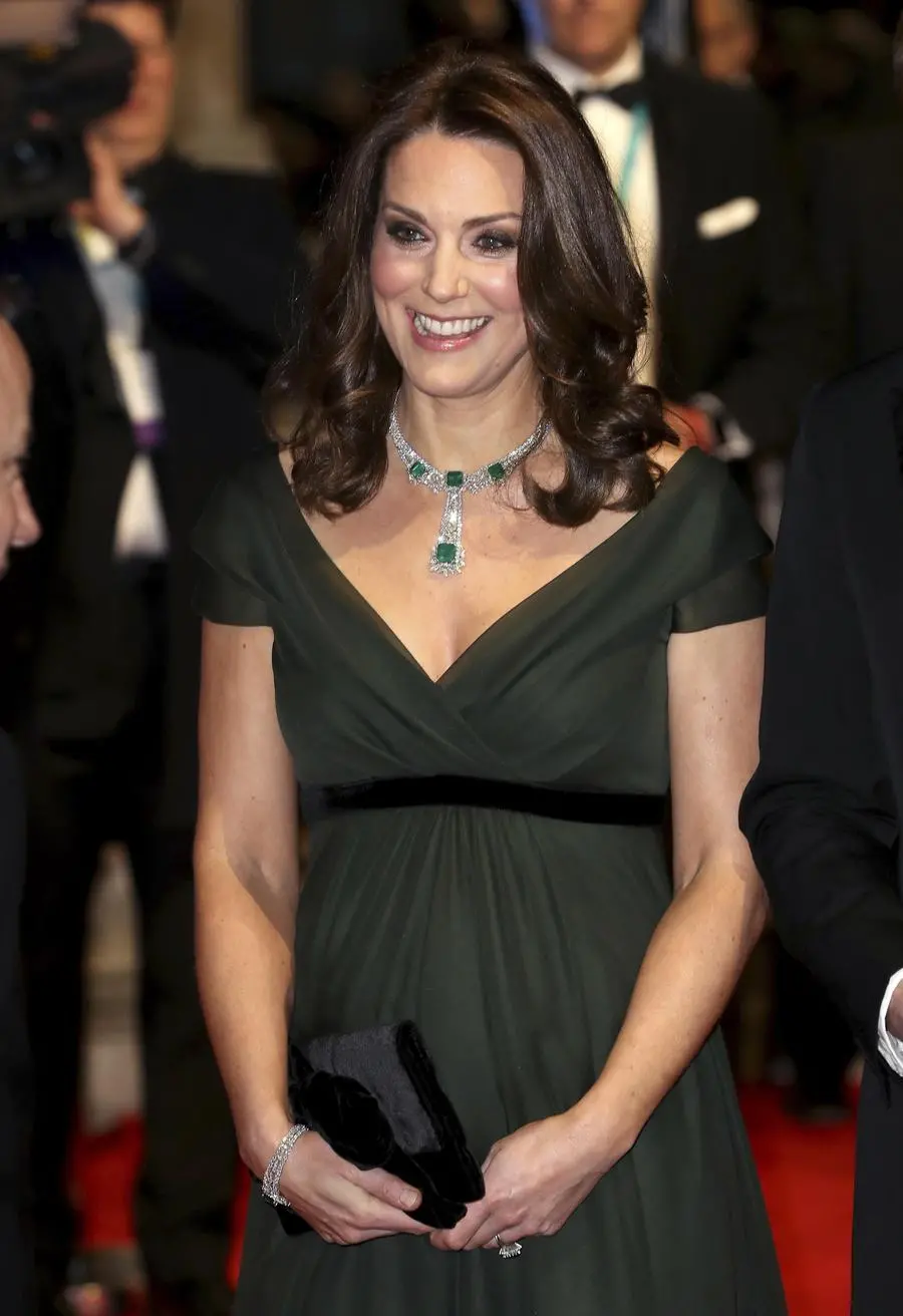 Kate Middleton ai Bafta sceglie in verde scuro