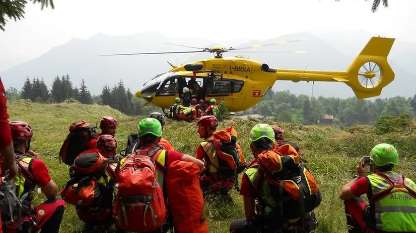 L'elisoccorso di Brescia durante un recupero in montagna © www.giornaledibrescia.it