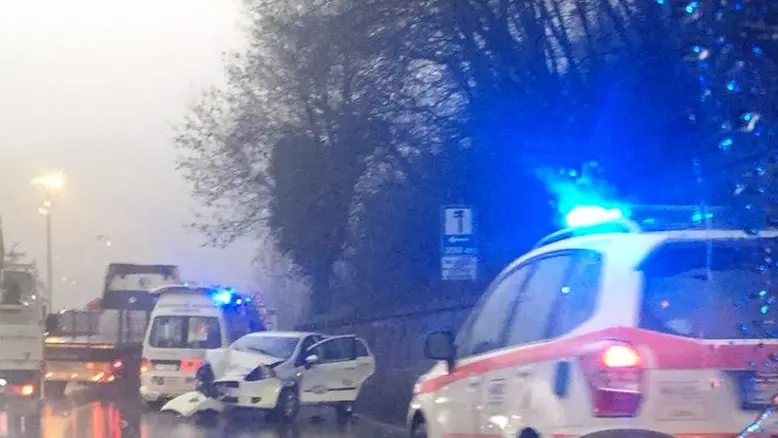 Collio di Vobarno, schianto con testacoda