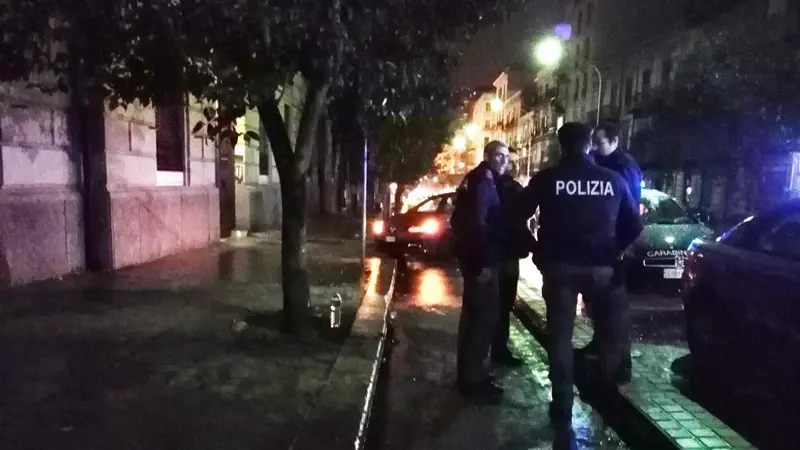 Polizia sul luogo del pestaggio a Palermo - Foto Ansa/Mike Palazzotto