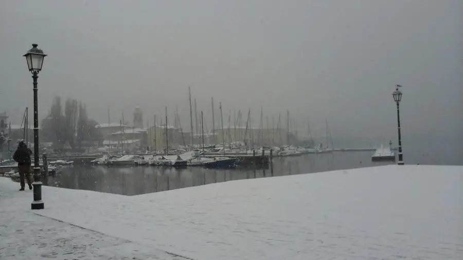 I laghi bresciani sotto la neve