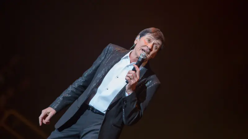 Gianni Morandi in concerto al Palageorge