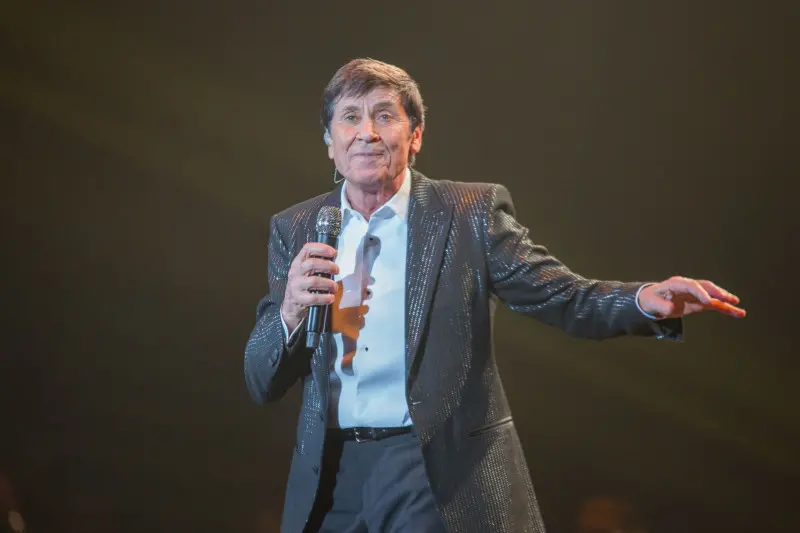 Gianni Morandi in concerto al Palageorge