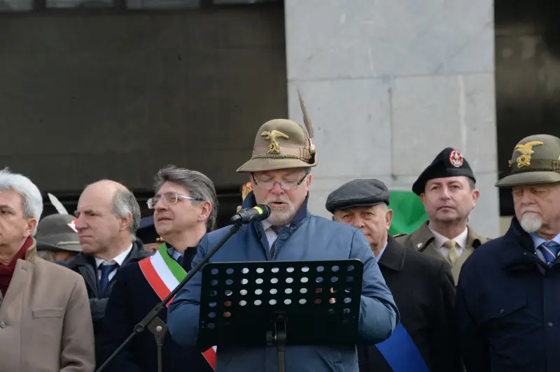 75° di Nikolajewka, folla di penne nere in piazza Vittoria