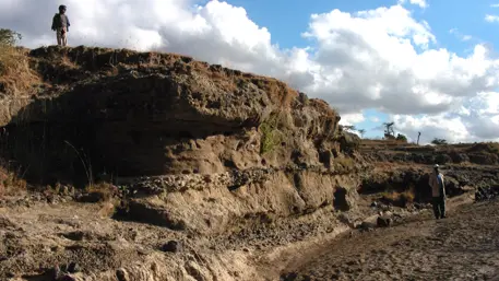 The stratigraphic sequence of Simbiro, with Acheulean layers earlier than 1 million years (picture by M.Mussi)