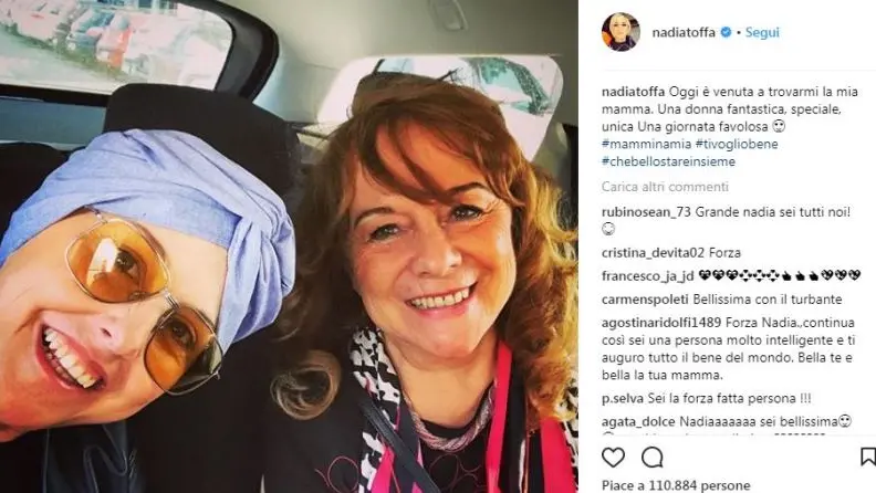 Il selfie di Nadia Toffa con la mamma e senza parrucca sul suo profilo Instagram