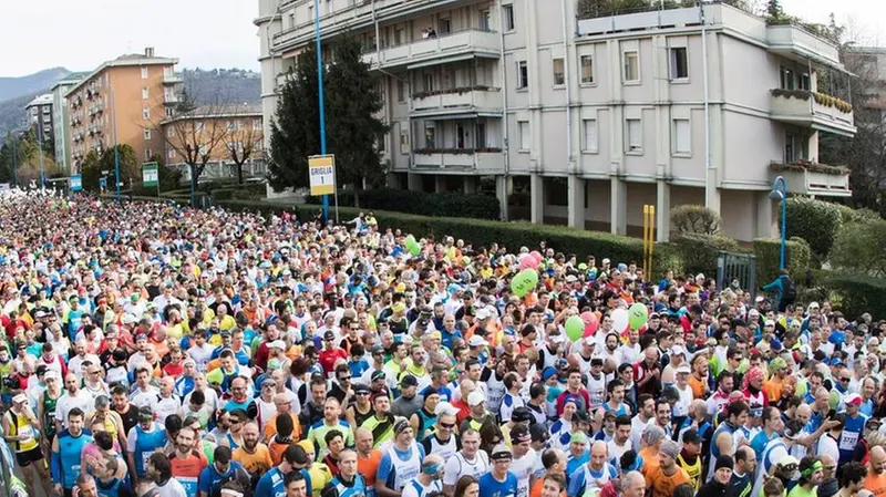 Tantissimi. L’affollatissima partenza della passata edizione