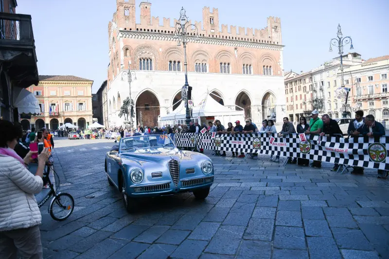 Mille Miglia, che colpo d'occhio a Piacenza