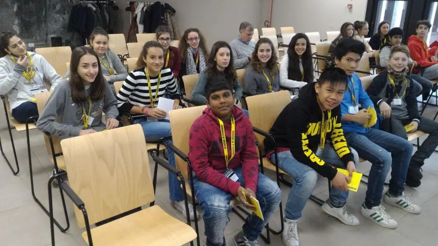 La 3A della scuola media Carducci di Brescia