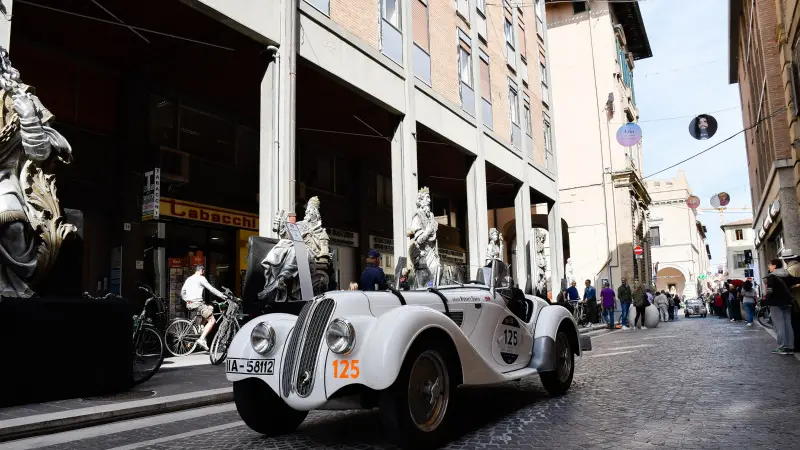 Mille Miglia, il passaggio a Pesaro