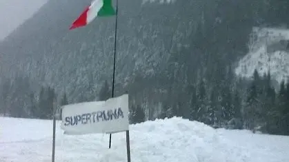 Una rifugio d'emergenza nella neve