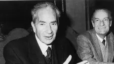 Politici. Aldo Moro accanto a Benigno Zaccagnini