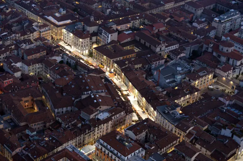 La magia del serpentone visto dal cielo