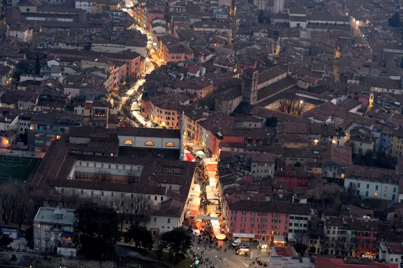 La magia del serpentone visto dal cielo