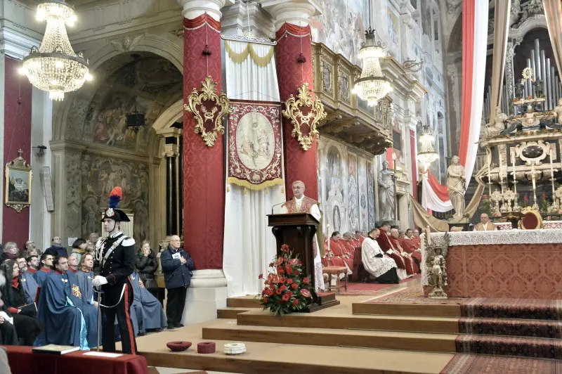 La messa nella Basilica di San Faustino e Giovita